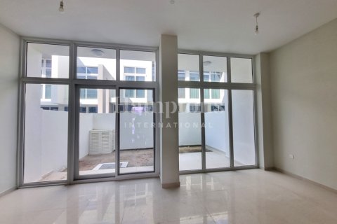 Řadový dům v Dubai, SAE 5 ložnice, 227.89105900 m² Č.: 583390 - fotografie 2