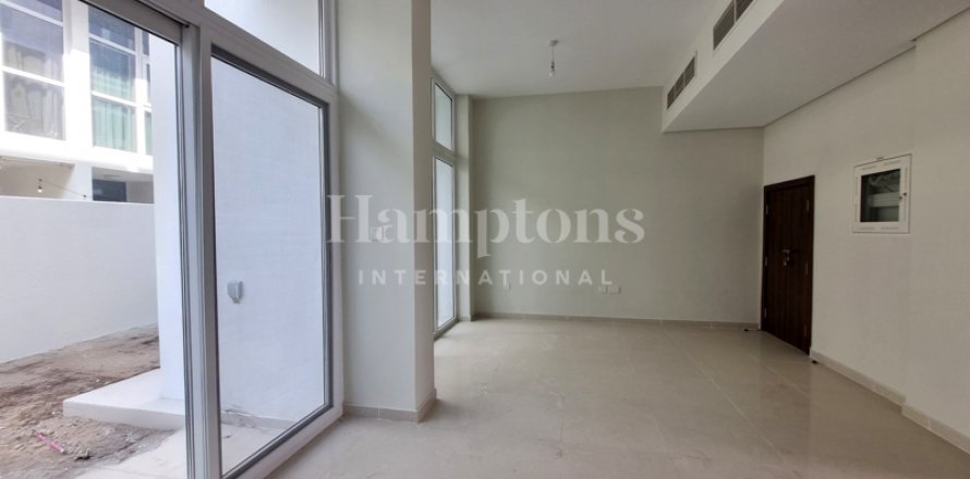 Řadový dům v Dubai, SAE 5 ložnice, 227.891 m² Č.: 583390