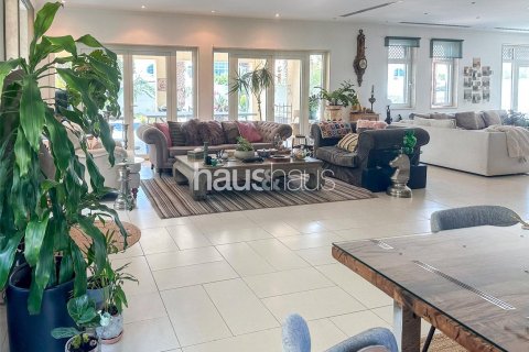 Vilë në Jumeirah Park, Dubai, Emiratet e Bashkuara Arabe 5 dhoma gjumi, 436 m2. № 626098 - Foto 8