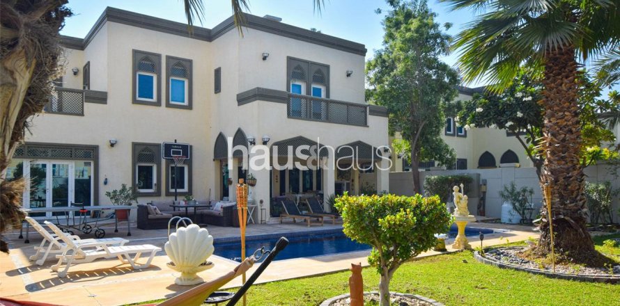 Vilë në Jumeirah Park, Dubai, Emiratet e Bashkuara Arabe 5 dhoma gjumi, 436 m2. № 626098