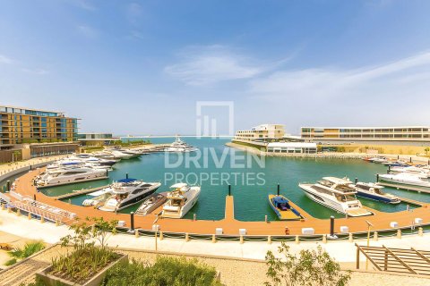 Müüa korter asukohaga Jumeirah, Dubai, AÜE: 3 magamistoaga, 251 m² Nr 653246 - pilt 1