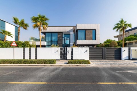 Müüa villa asukohaga Jumeirah, Dubai, AÜE: 4 magamistoaga, 1030 m² Nr 653248 - pilt 2