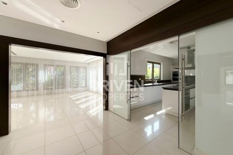 Villa til leie i Palm Jumeirah, Dubai, Emiratene 6 soverom, 1245.37 kvm Nr. 745827 - Foto 17