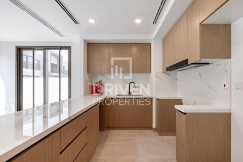 Appartamento in affitto a Dubai Land, Dubai, EAU 4 camere da letto, 260 mq. № 603238 - foto 11
