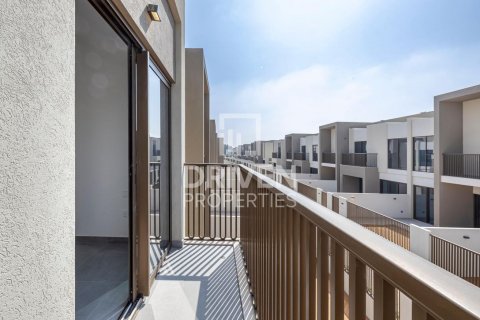 Appartamento in affitto a Dubai Land, Dubai, EAU 4 camere da letto, 260 mq. № 603238 - foto 9