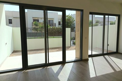 Appartement te huur in Town Square, Dubai, VAE 3 slaapkamers, 219 vr.m., nr 707540 - foto 2