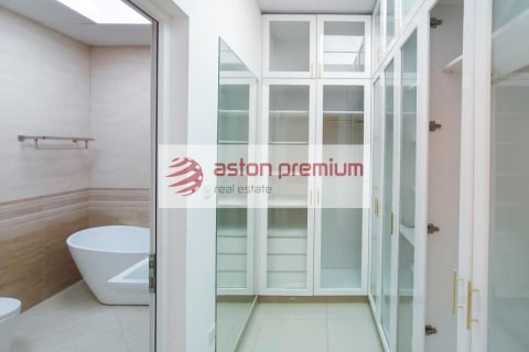 Villa en alquiler en Dubai, EAU 4 dormitorios, 557.4 m2 № 670369 - foto 17