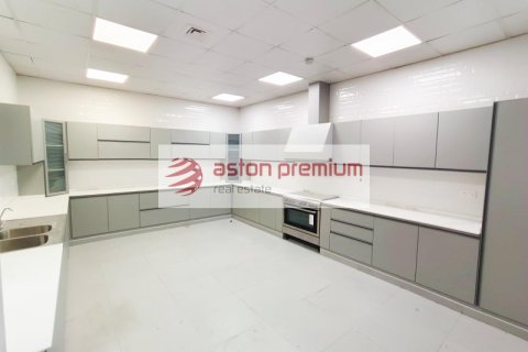 Villa en alquiler en Dubai, EAU 4 dormitorios, 557.4 m2 № 670369 - foto 8