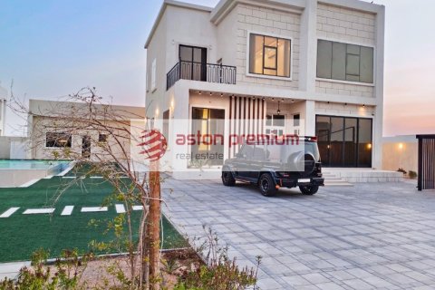 Villa en alquiler en Dubai, EAU 4 dormitorios, 557.4 m2 № 670369 - foto 5