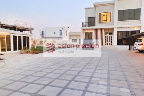Villa en alquiler en Dubai, EAU 4 dormitorios, 557.4 m2 № 670369 - foto 20