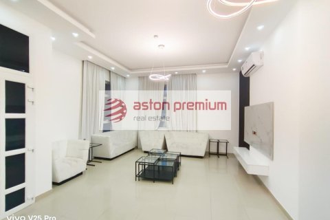 Villa en alquiler en Dubai, EAU 4 dormitorios, 557.4 m2 № 670369 - foto 12