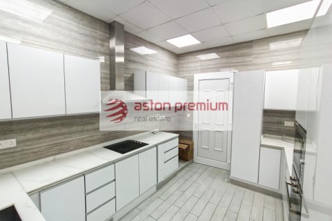 Villa en alquiler en Dubai, EAU 4 dormitorios, 557.4 m2 № 670369 - foto 10