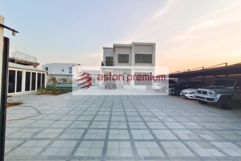 Villa en alquiler en Dubai, EAU 4 dormitorios, 557.4 m2 № 670369 - foto 18