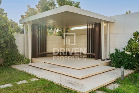 Вилла Умм-Сукейм, Дубай, БАӘ-да 7 жатын бөлмелер, 1161 м² № 682913 - фото 3