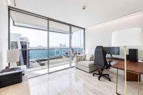 Apartment in Palm Jumeirah, Dubai, UAE 3 bedrooms, 226 sq.m. № 682652 - photo 22