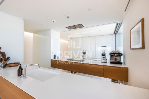 Apartment in Palm Jumeirah, Dubai, UAE 3 bedrooms, 226 sq.m. № 682652 - photo 8