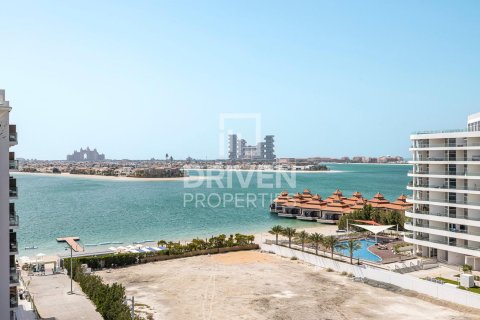 Apartment in Palm Jumeirah, Dubai, UAE 3 bedrooms, 226 sq.m. № 682652 - photo 26