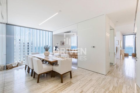 Apartment in Palm Jumeirah, Dubai, UAE 3 bedrooms, 226 sq.m. № 682652 - photo 13