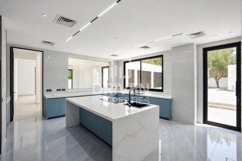 Villa in Al Barari, Dubai, UAE 6 bedrooms, 1902.84 sq.m. № 762603 - photo 5