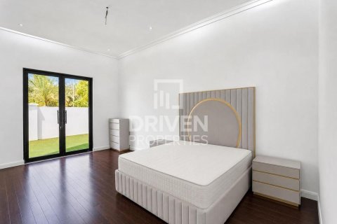 Villa in Al Barari, Dubai, UAE 6 bedrooms, 1902.84 sq.m. № 762603 - photo 16