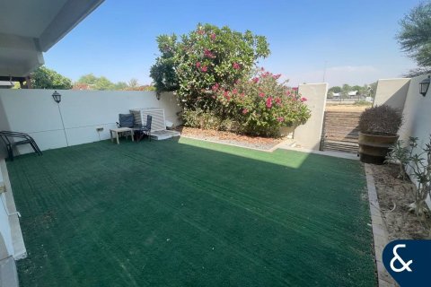 Villa te huur in Town Square, Dubai, VAE 3 slaapkamers, 203 vr.m., nr 668046 - foto 2