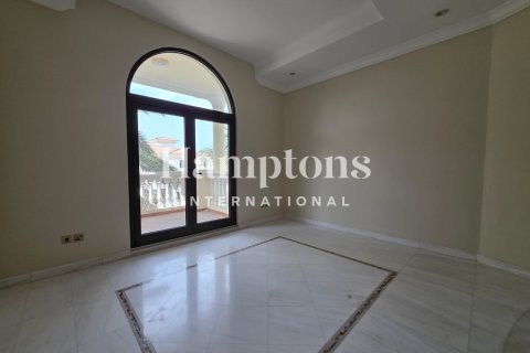 Villa in Palm Jumeirah, Dubai, UAE 5 bedrooms, 263.65871400 sq.m. № 702850 - photo 4