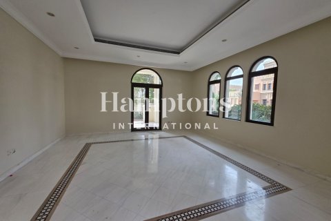 Villa in Palm Jumeirah, Dubai, UAE 5 bedrooms, 263.65871400 sq.m. № 702850 - photo 15