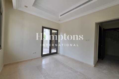 Villa in Palm Jumeirah, Dubai, UAE 5 bedrooms, 263.65871400 sq.m. № 702850 - photo 7