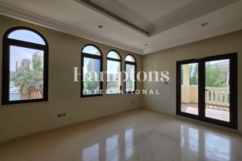 Villa in Palm Jumeirah, Dubai, UAE 5 bedrooms, 263.65871400 sq.m. № 702850 - photo 9