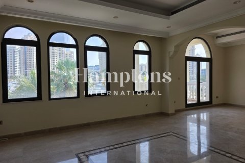 Villa in Palm Jumeirah, Dubai, UAE 5 bedrooms, 263.65871400 sq.m. № 702850 - photo 12