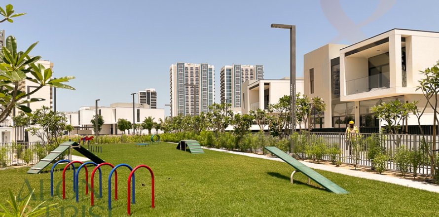 Al Furjan、Dubai、UAEにあるヴィラ 4ベッドルーム、547 m2 No648485