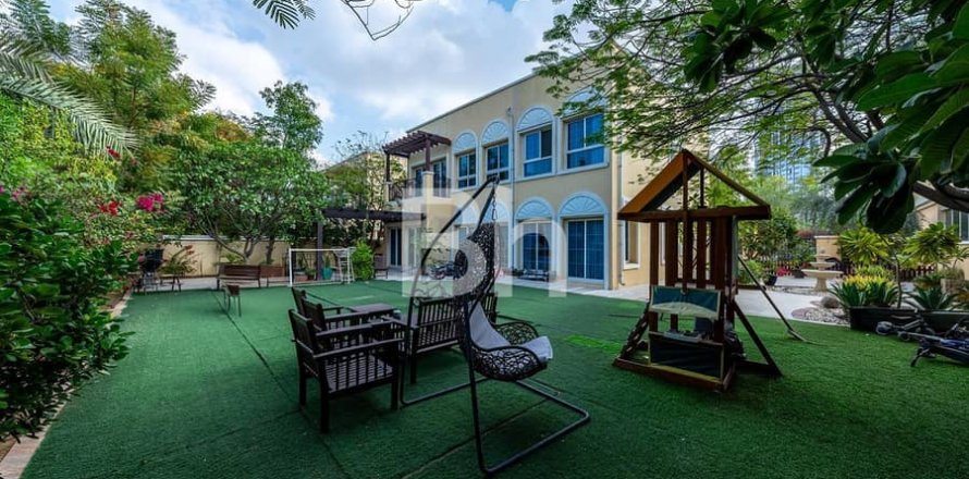 Вилла в Jumeirah Village Triangle, Дубай, ОАЭ 5 спален, 656м2 № 614796