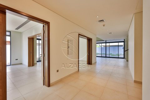 Villa on the Yas Island, Abu Dhabi, UAE 5 bedrooms, 692 sq.m. № 615428 - photo 3