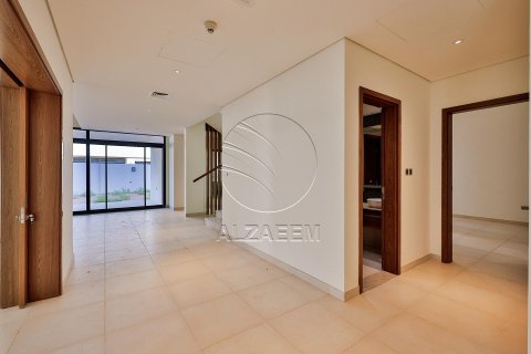 Villa on the Yas Island, Abu Dhabi, UAE 5 bedrooms, 692 sq.m. № 615428 - photo 7