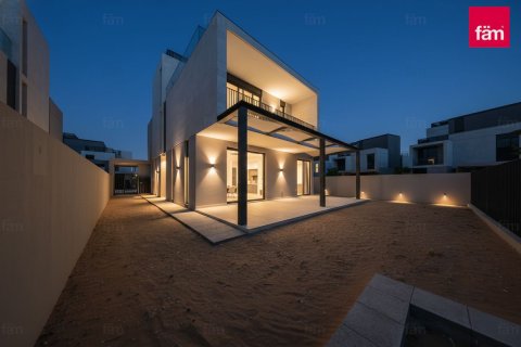 Villa in Dubai, VAE: 4 Schlafzimmer, 517.4 m2 Nr. 710030
