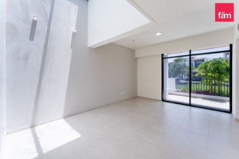 Villa asukohaga Dubai, AÜE: 3 magamistoaga, 129 m² Nr 710035