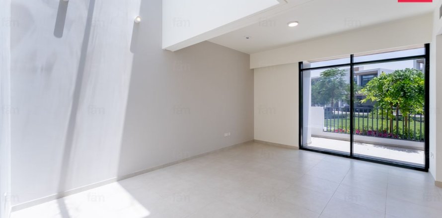 Villa asukohaga Dubai, AÜE: 3 magamistoaga, 129 m² Nr 710035