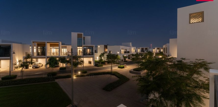 Villa Dubaijā, AAE 3 istabas, 129 m2 Nr. 710035