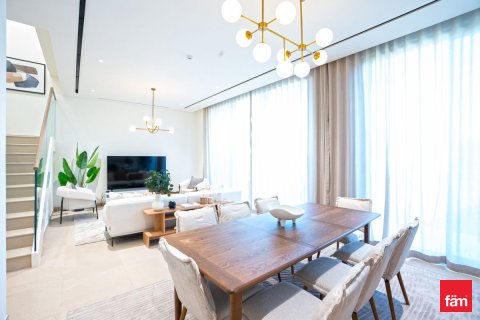 Villa til leje i Dubai, UAE 3 soveværelser, 199.9 kvm № 685930 - foto 11