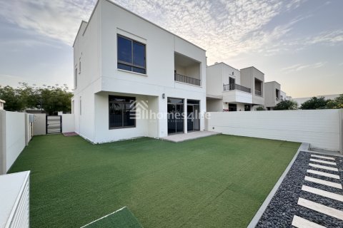 Townhouse de vânzare în Town Square, Dubai, EAU 4 dormitoare, 302 mp. №738727 - poză 1