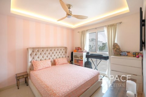 וילה למכירה ב The Lakes, Dubai, איחוד האמירויות  3 חדרי שינה, 241 מ"ר, מספר 649701 - תמונה 9