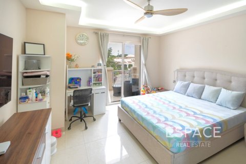 וילה למכירה ב The Lakes, Dubai, איחוד האמירויות  3 חדרי שינה, 241 מ"ר, מספר 649701 - תמונה 7