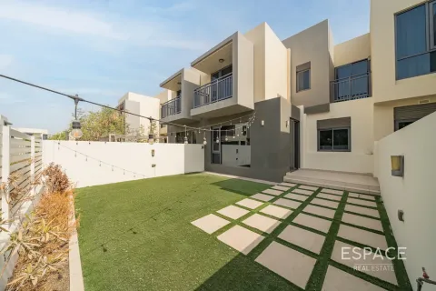 וילה למכירה ב Dubai Hills Estate, Dubai, איחוד האמירויות  3 חדרי שינה, 211 מ"ר, מספר 649699 - תמונה 1