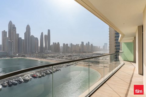 Apartment til salg i Dubai Harbour, Dubai, UAE 2 soveværelser, 111.4 kvm № 632811 - foto 1