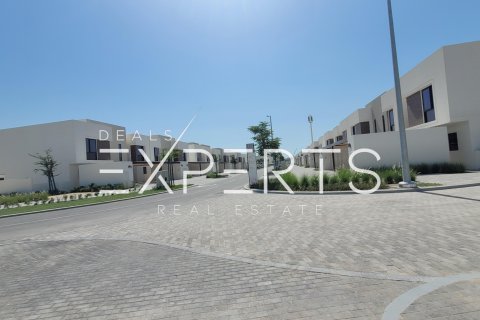 Townhouse on the Yas Island, Abu Dhabi, UAE 2 bedrooms, 124 sq.m. № 579584 - photo 1