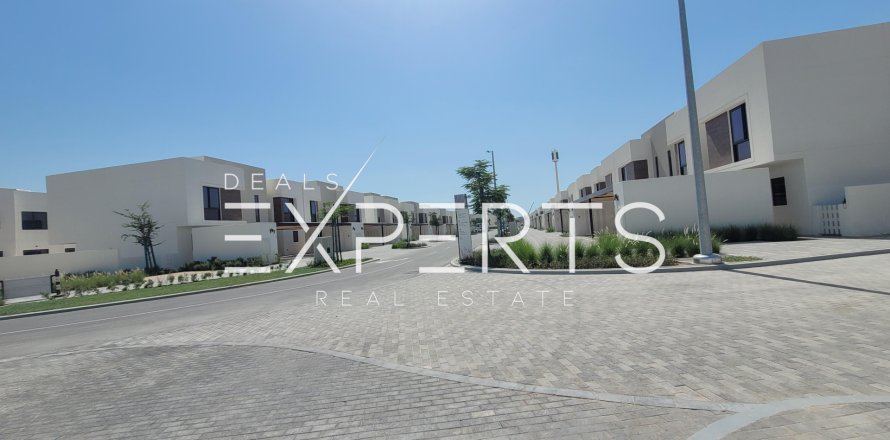 Townhouse on the Yas Island, Abu Dhabi, UAE 2 bedrooms, 124 sq.m. № 579584