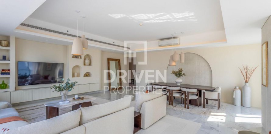 Huoneisto Downtown Dubai (Downtown Burj Dubai), Arabiemiraatit 4 makuuhuonetta, 302 m2 № 682698