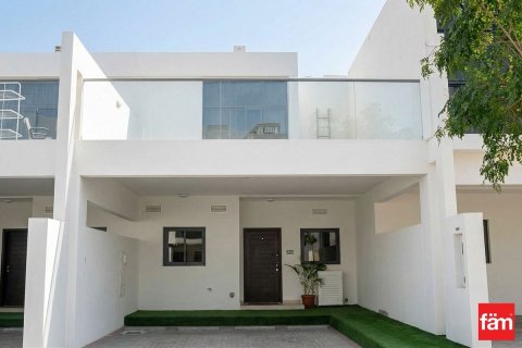 Dubai、UAEにあるタウンハウス 3ベッドルーム、151.8 m2 No678183