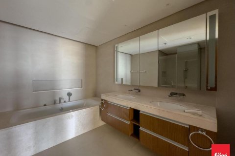 Appartement à louer à Dubai, EAU 3 chambres, 197.3 m2 № 719813 - photo 8