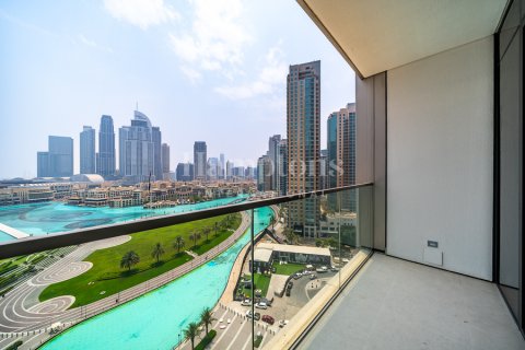 Apartment in Palm Jumeirah, Dubai, UAE 2 bedrooms, 105.32970528 sq.m. № 583441 - photo 1
